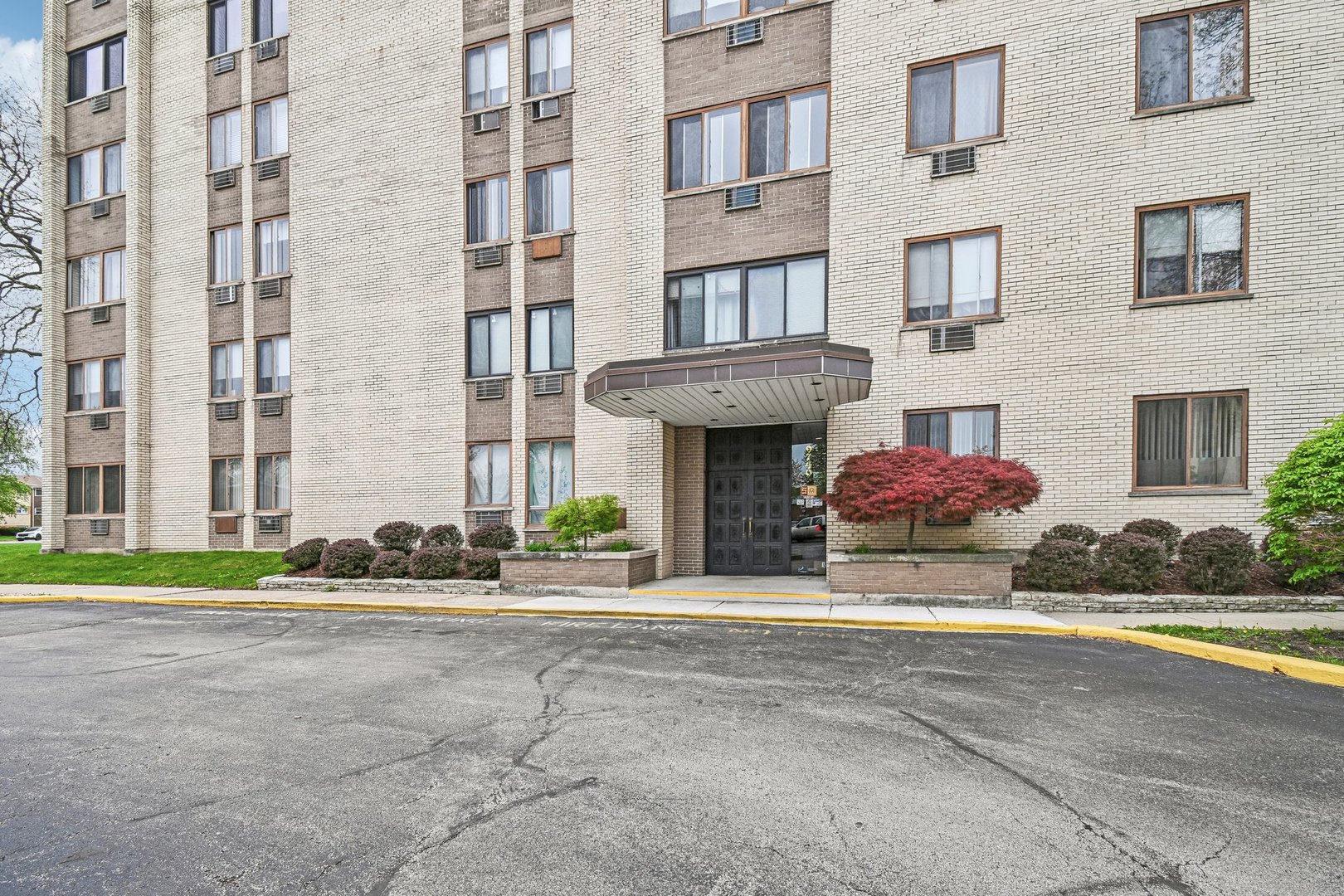 9740 S Pulaski Road #306, Oak Lawn, IL