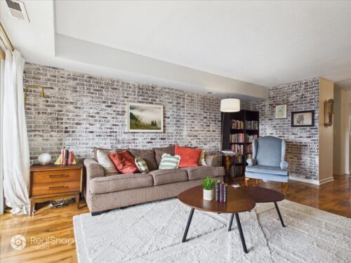 113 W Brandon Court #E31, Palatine, IL