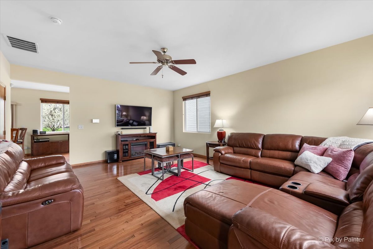 987 Valley Stream Drive, Pingree Grove, IL