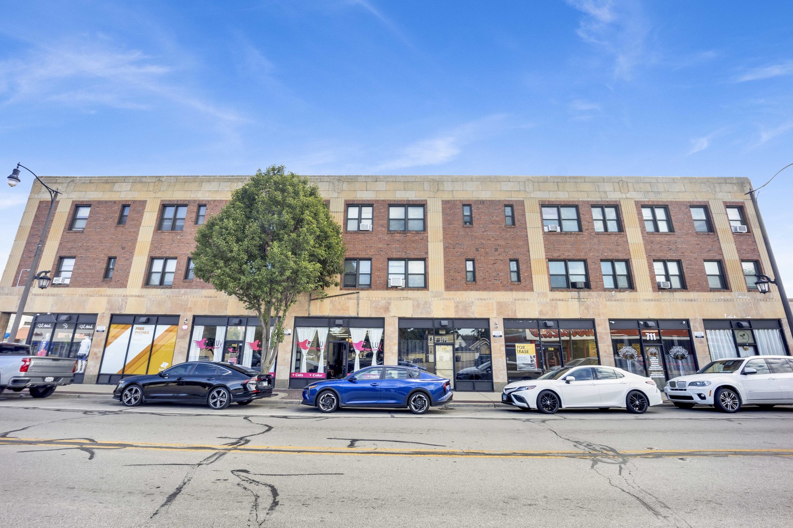 414 W Walnut Street #211, Maywood, IL