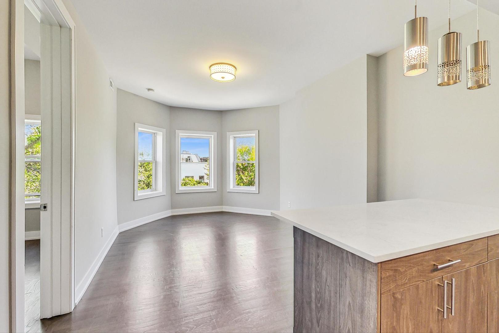 2131 W Ohio Street #3, Chicago, IL