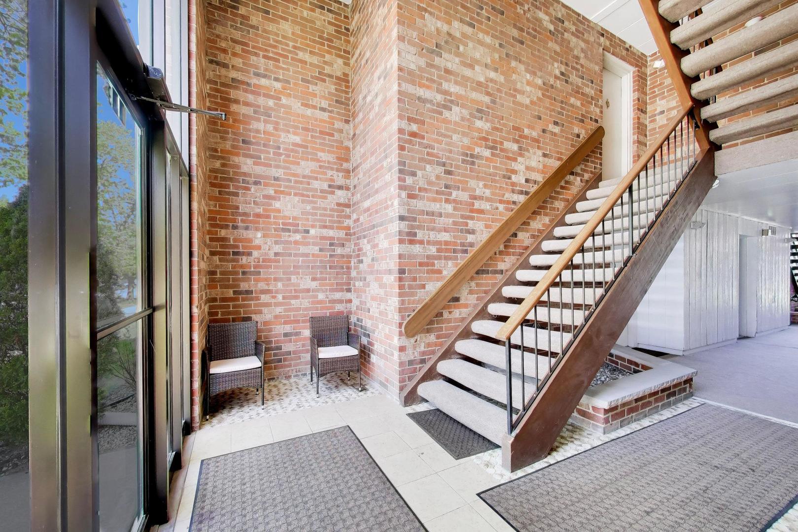 669 Chappel Avenue #2B, Calumet City, IL