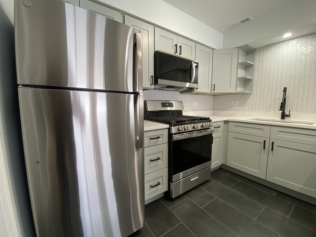 1455 W Fullerton Avenue #204, Chicago, IL