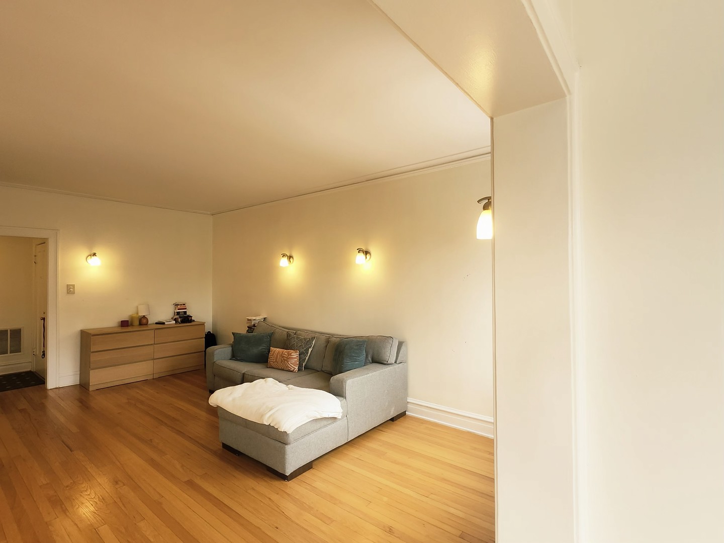 6724 S Paxton Avenue #3, Chicago, IL