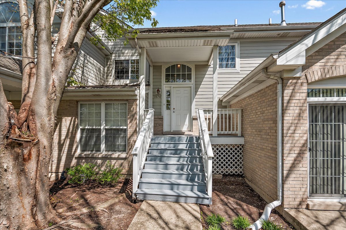 1674 Brightwood Place #1674, Aurora, IL