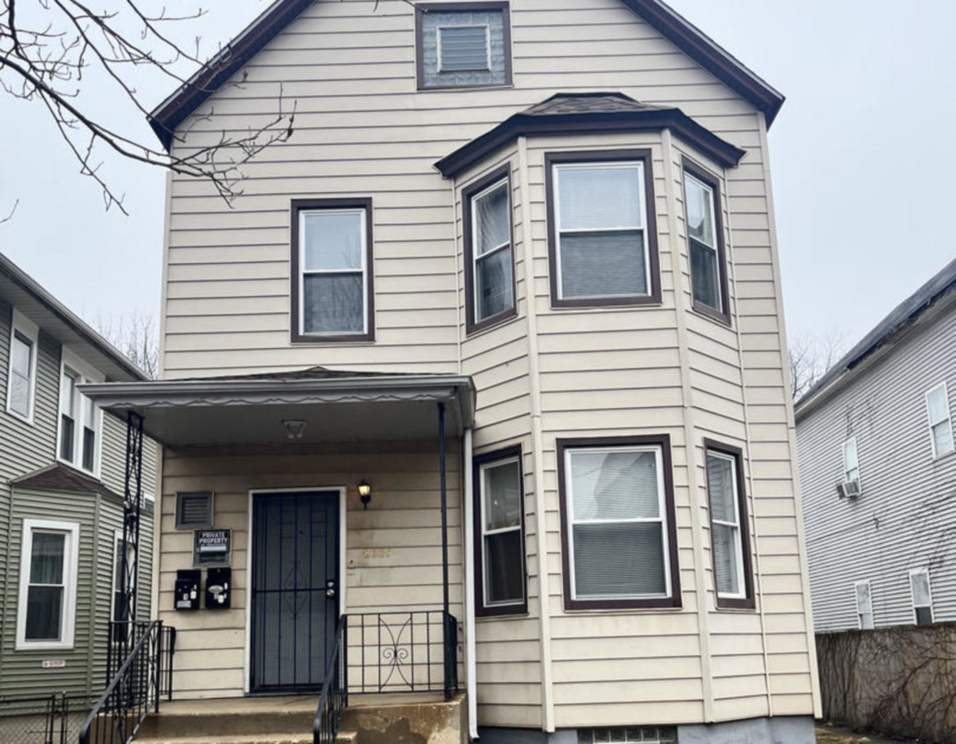 8329 S Burnham Avenue, Chicago, IL