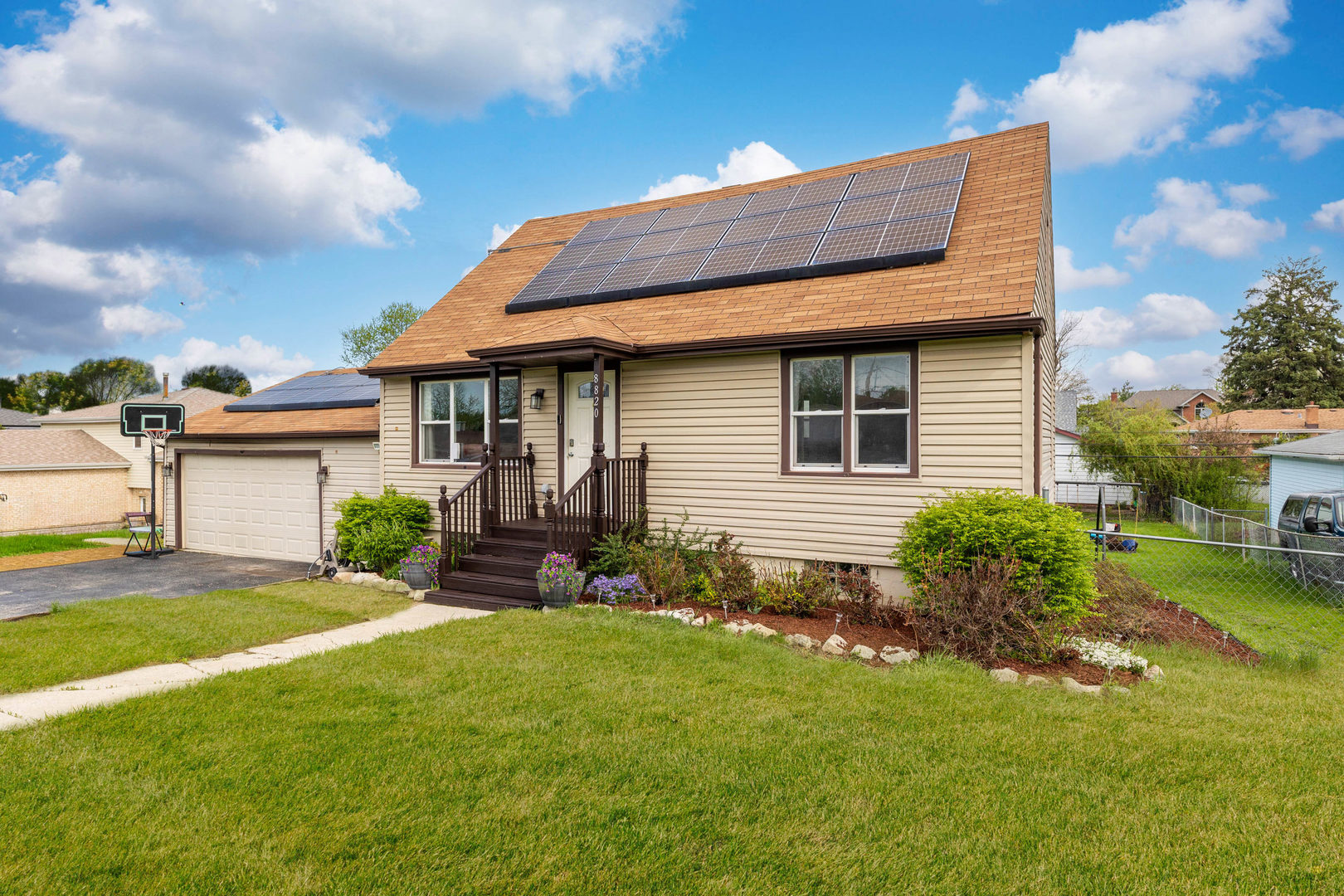 8820 W 85th Place, Justice, IL