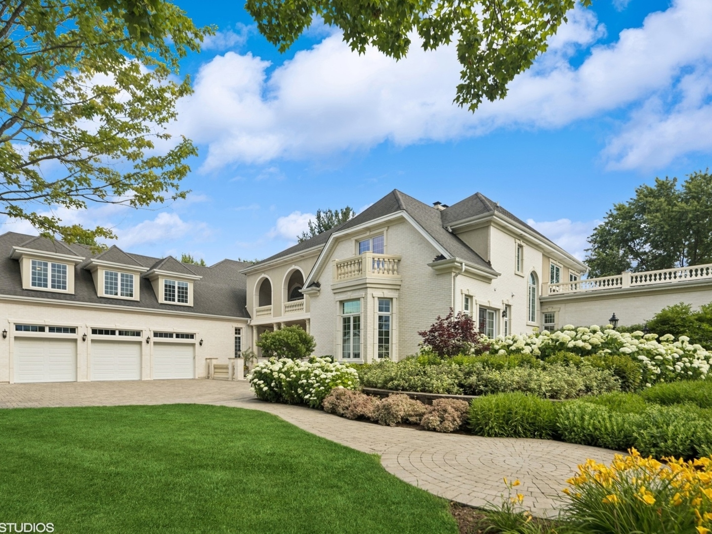 5N113 Burr Road, St. Charles, IL