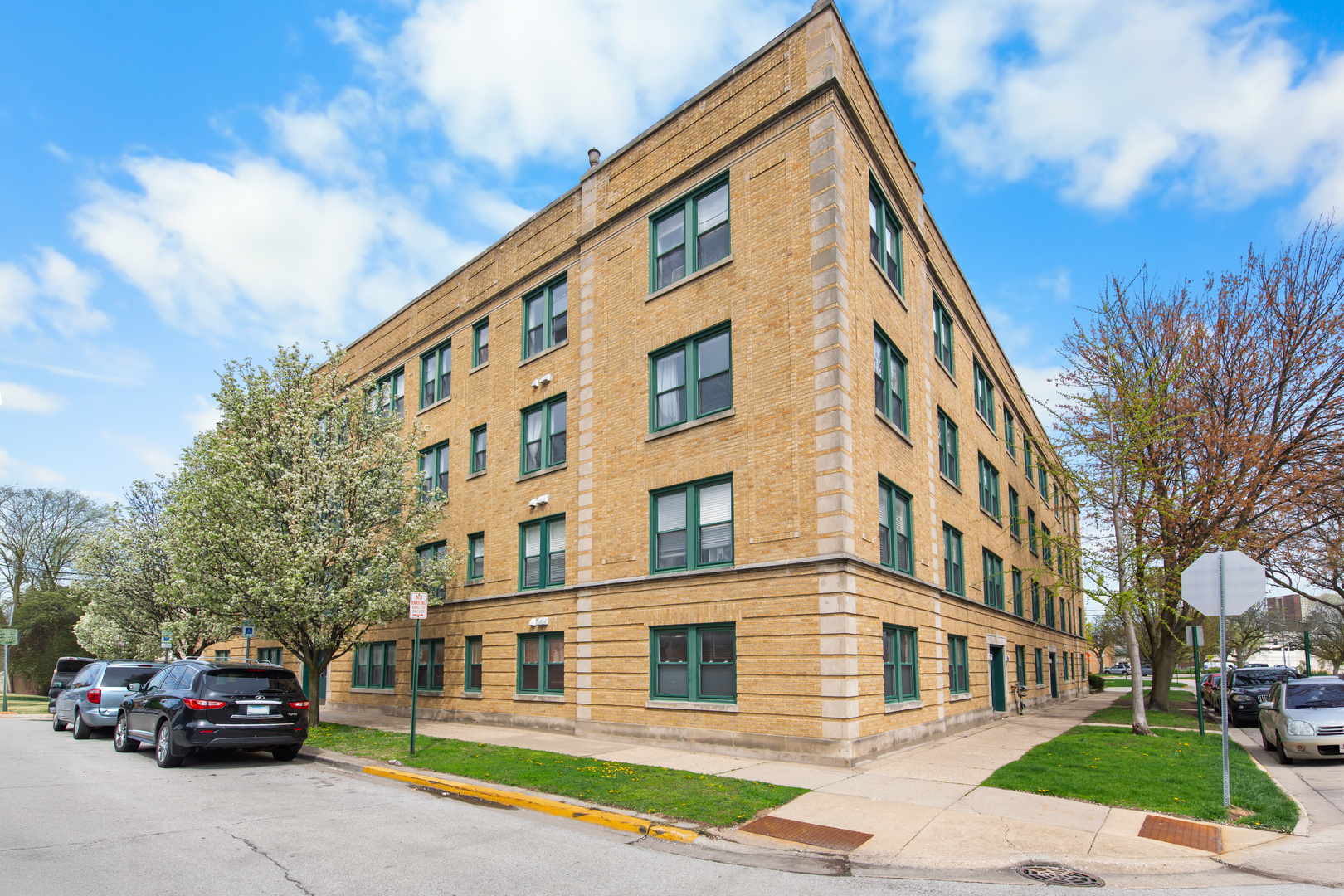 9100 Lamon Avenue #2S, Skokie, IL