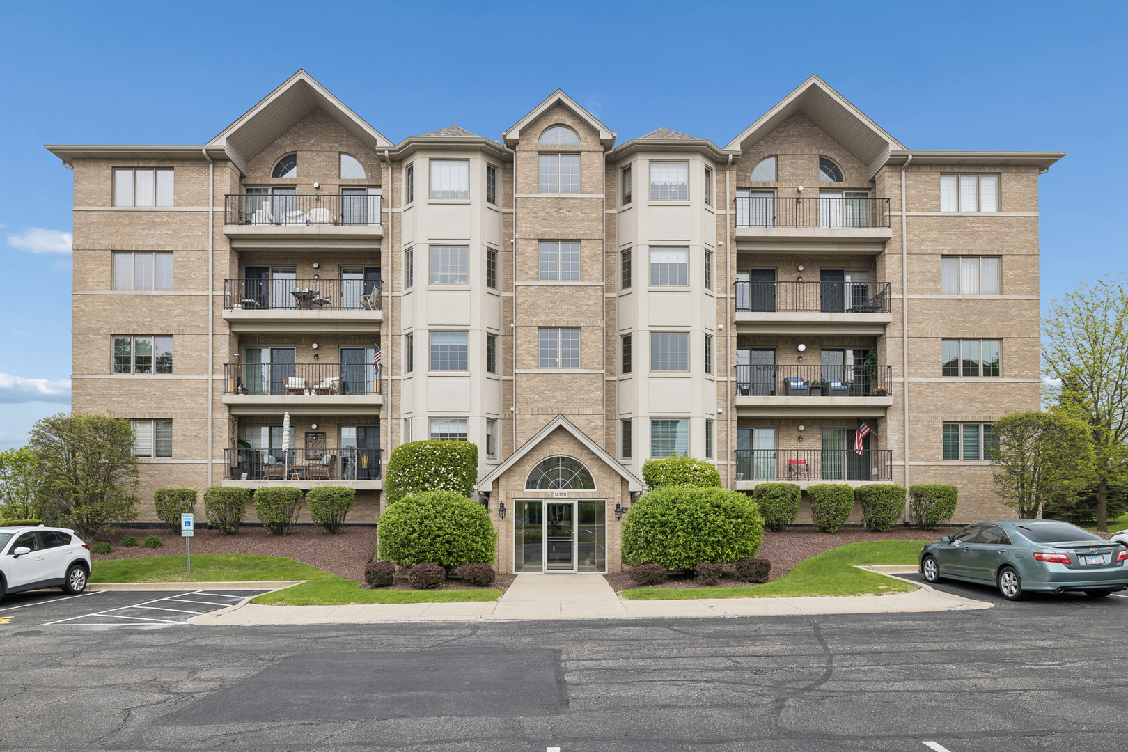 14100 Sheffield Drive #403, Homer Glen, IL