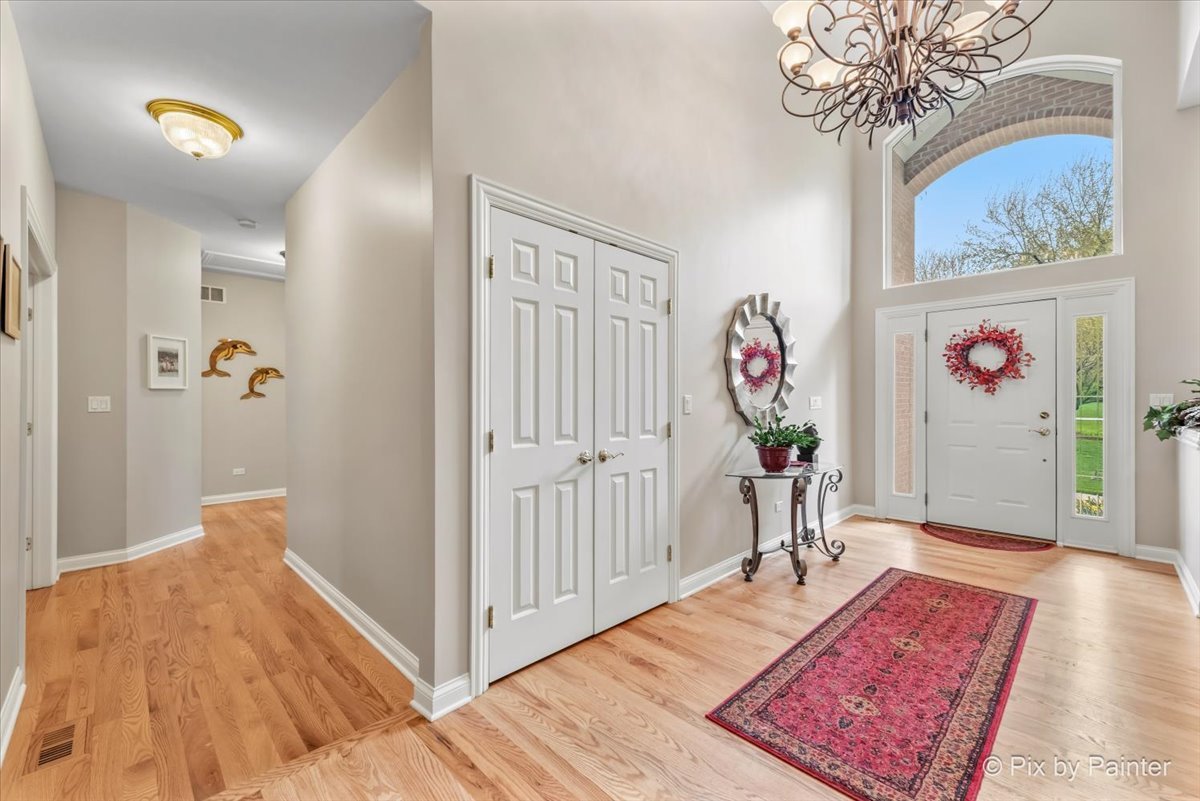 4 Mohawk Drive, South Barrington, IL