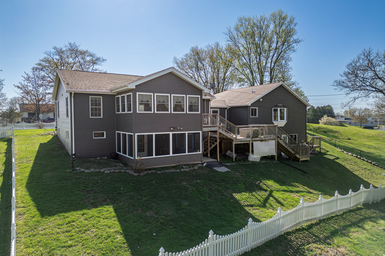 1 IRVINE, Galena, IL