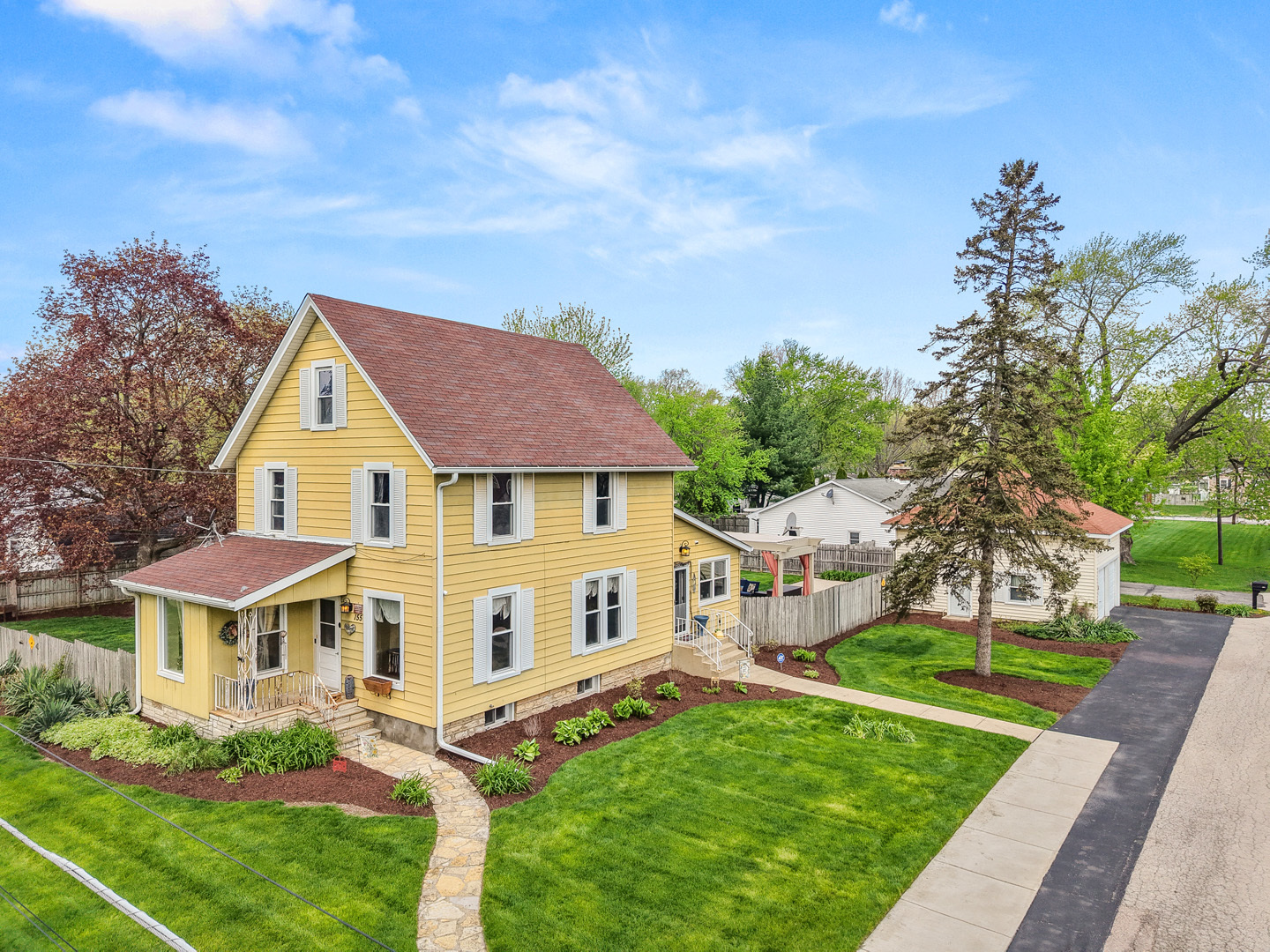 155 Maple Street, Sugar Grove, IL