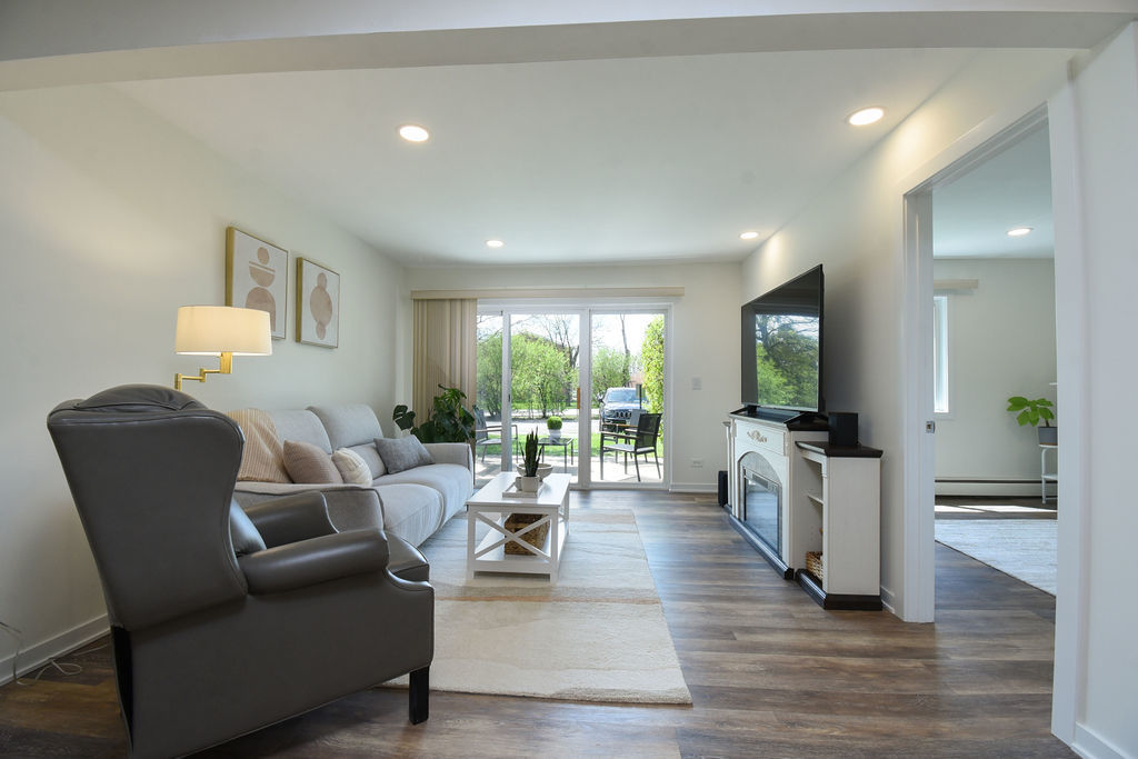 10357 Dearlove Road #1J, Glenview, IL