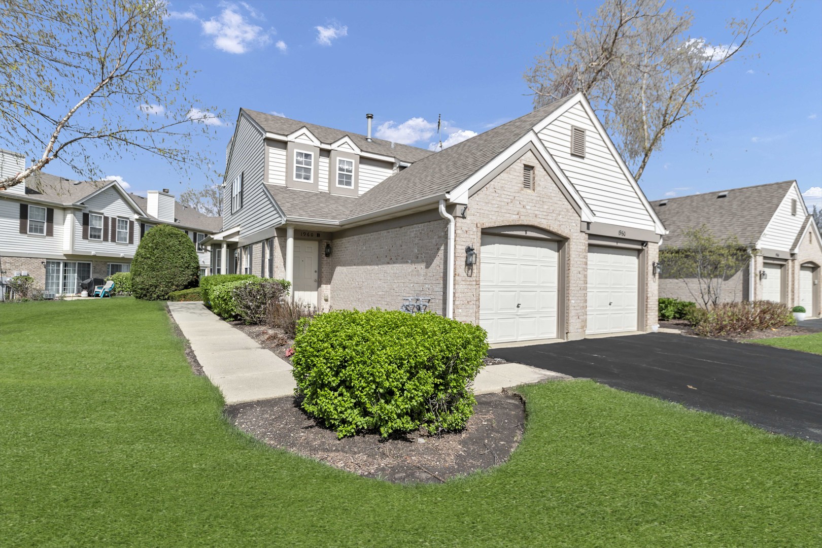 1960 HERON Avenue #B, Schaumburg, IL