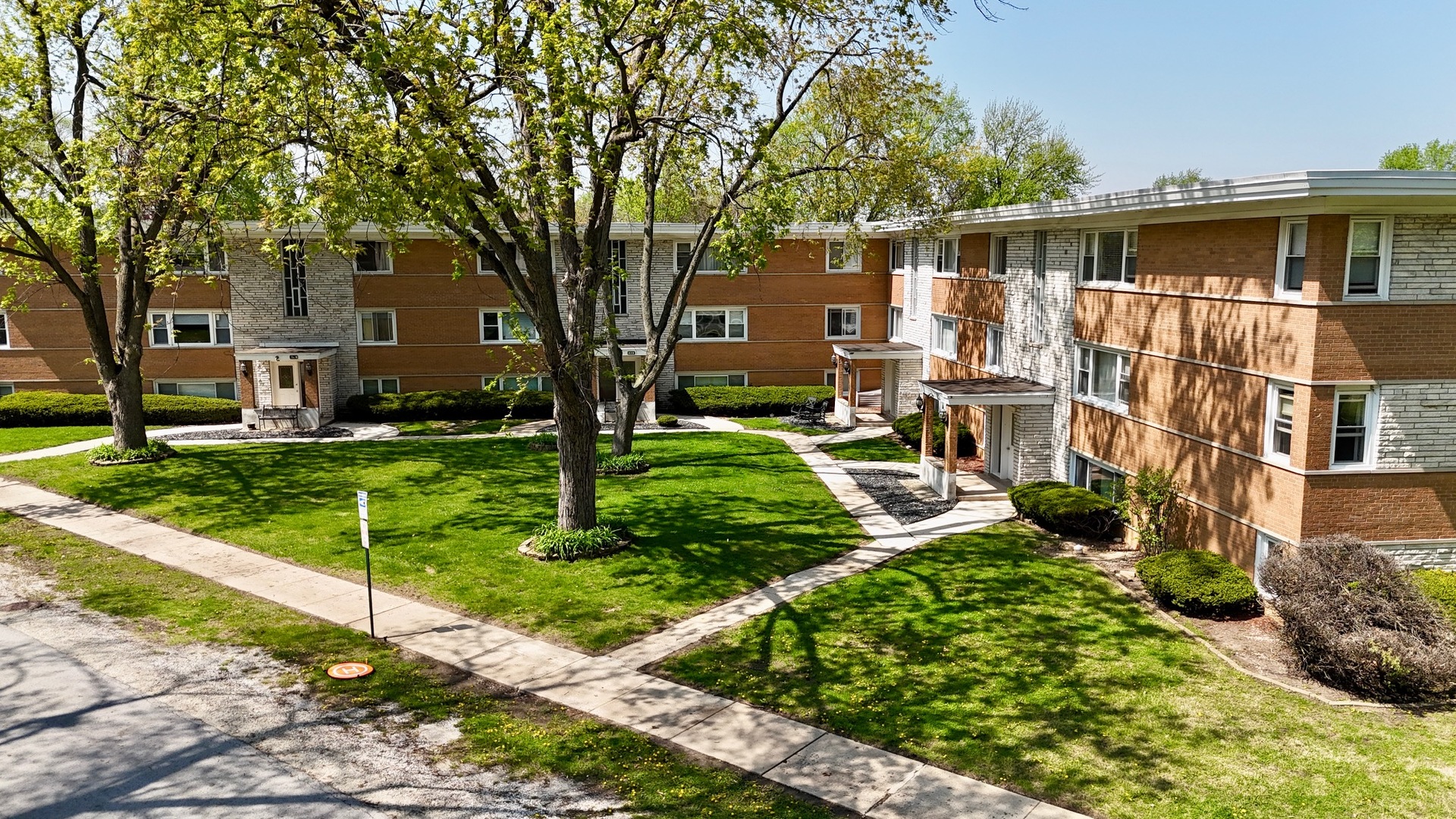 6910 W 109th Street, Worth, IL
