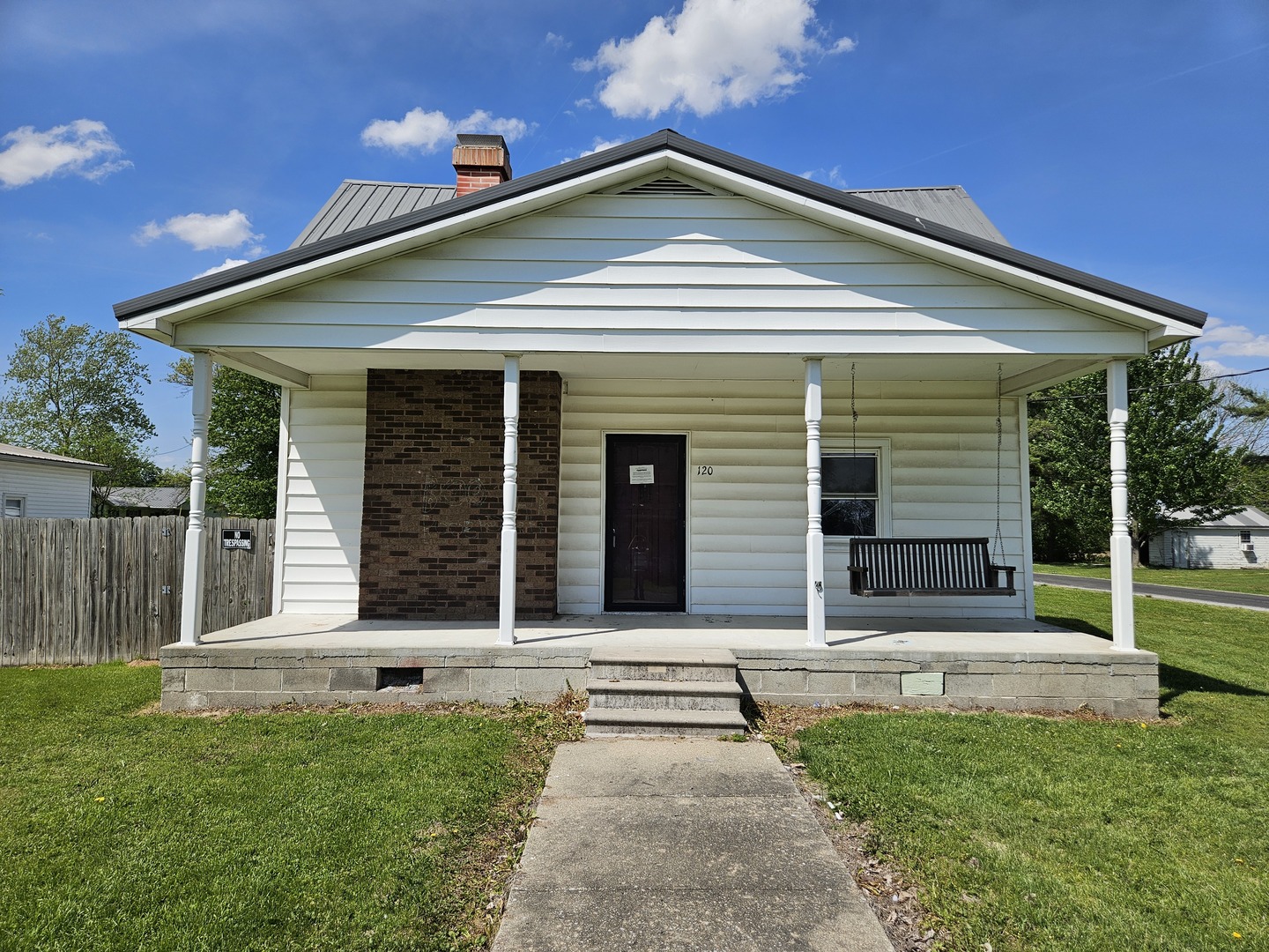 120 E Wayne Street, Geff, IL