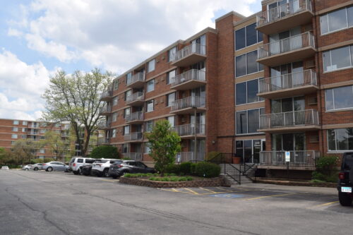 2200 S Stewart Avenue #1C, Lombard, IL