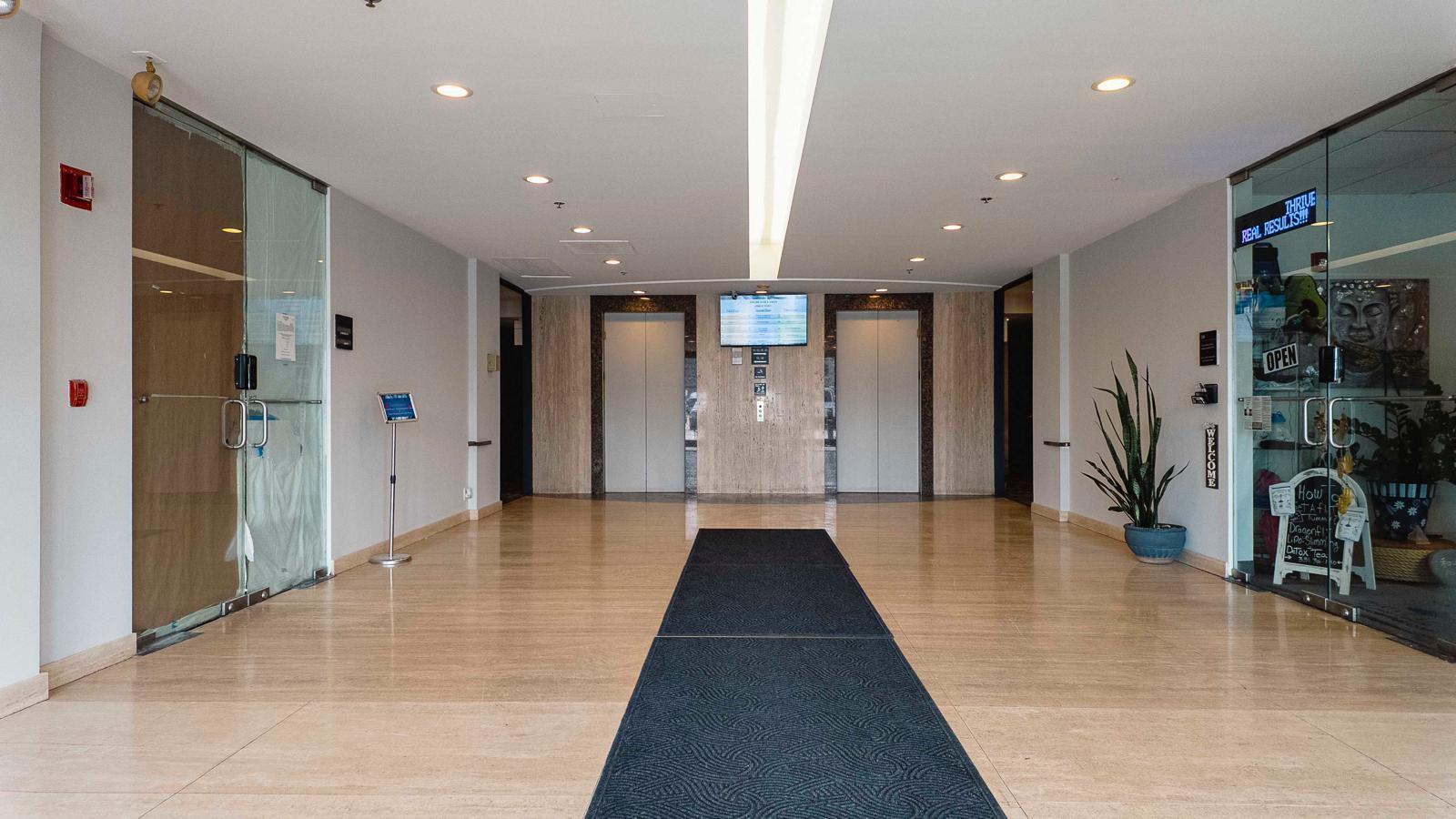 246 E Janata Boulevard, Lombard, IL