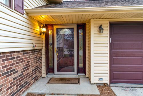 125 S Deerpath Drive, Vernon Hills, IL