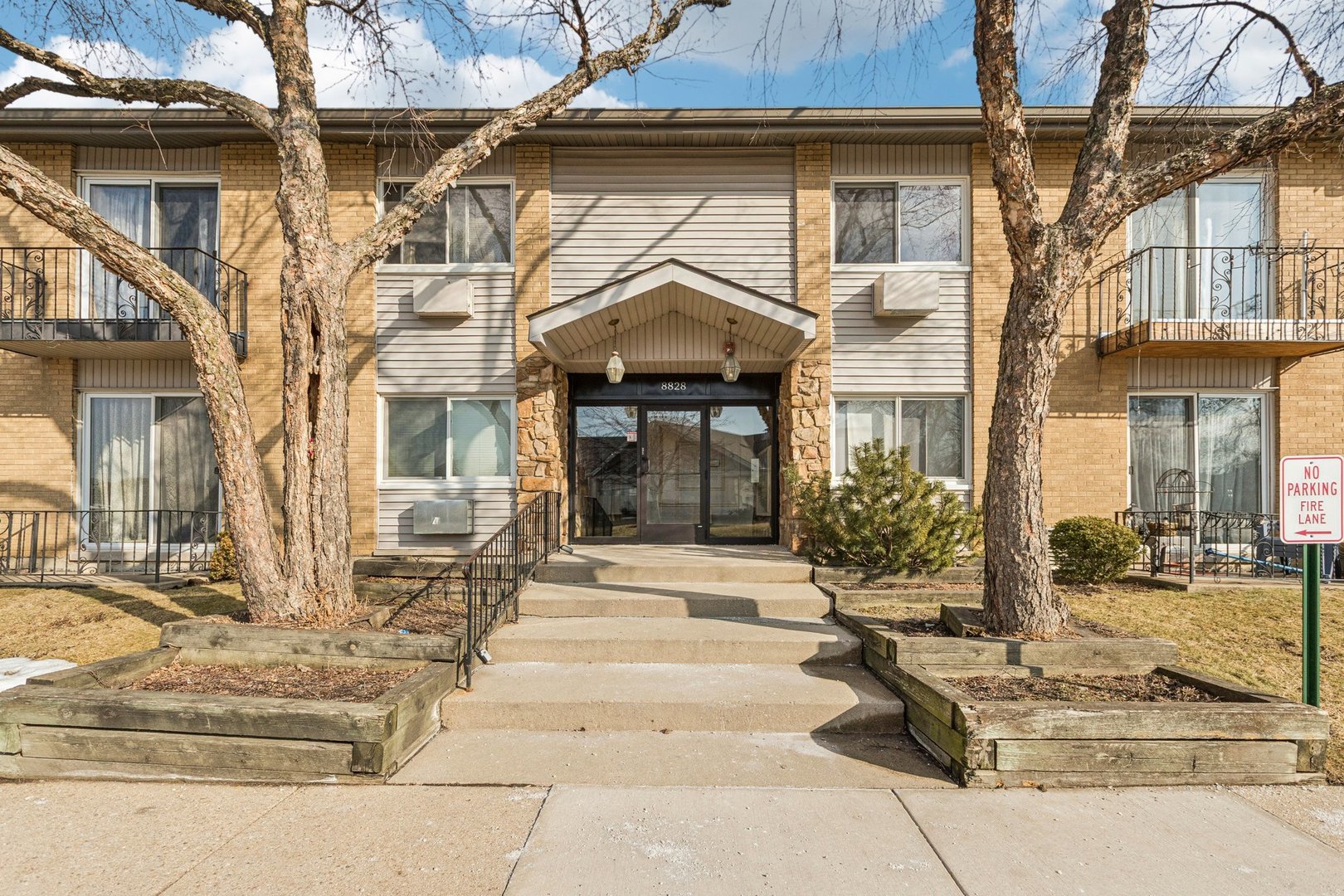 8828 N LESLIE Lane #104D, Des Plaines, IL