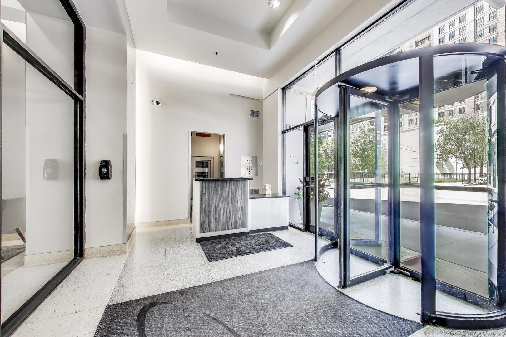 435 W ERIE Street #701, Chicago, IL