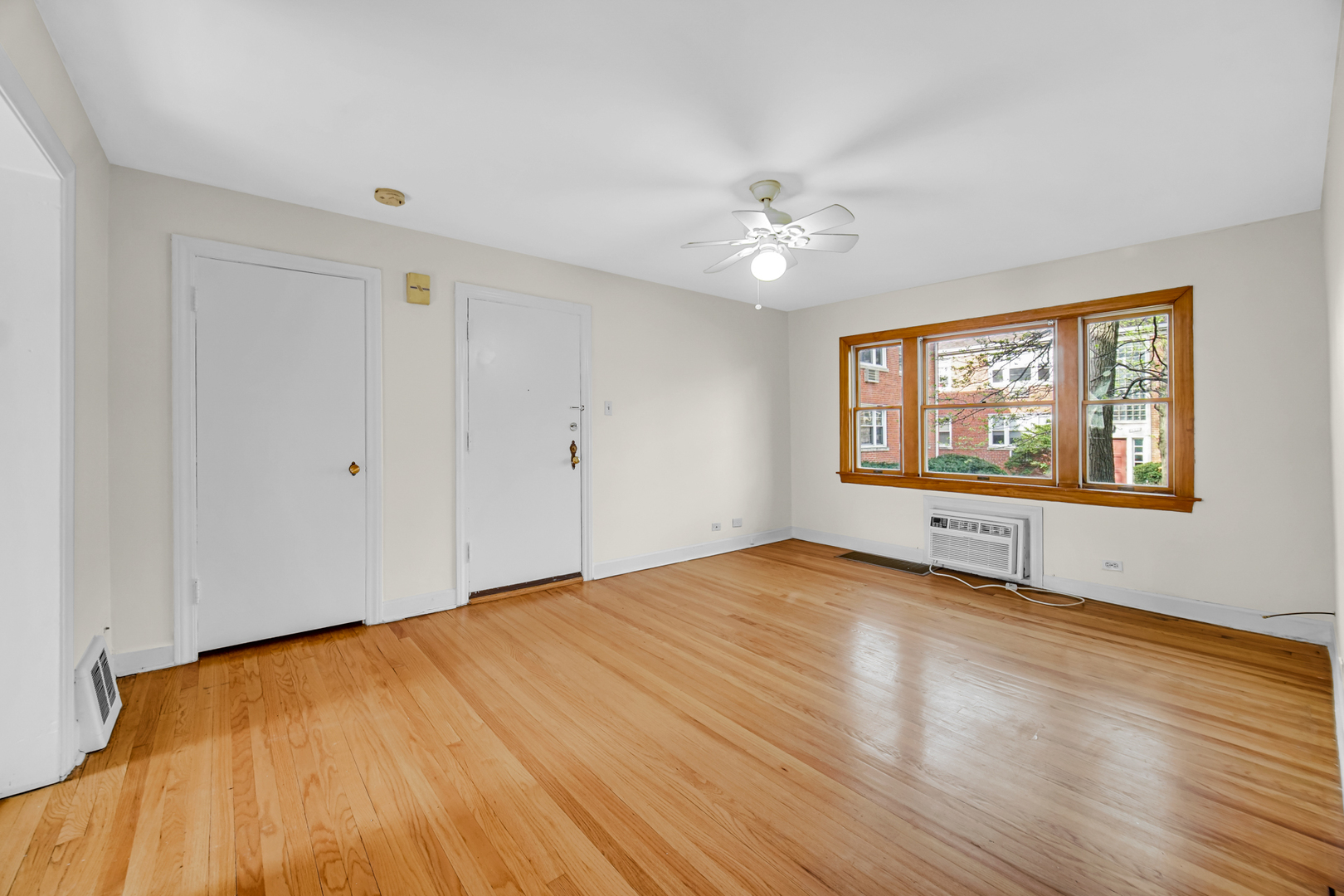 1931 W Albion Avenue #1, Chicago, IL