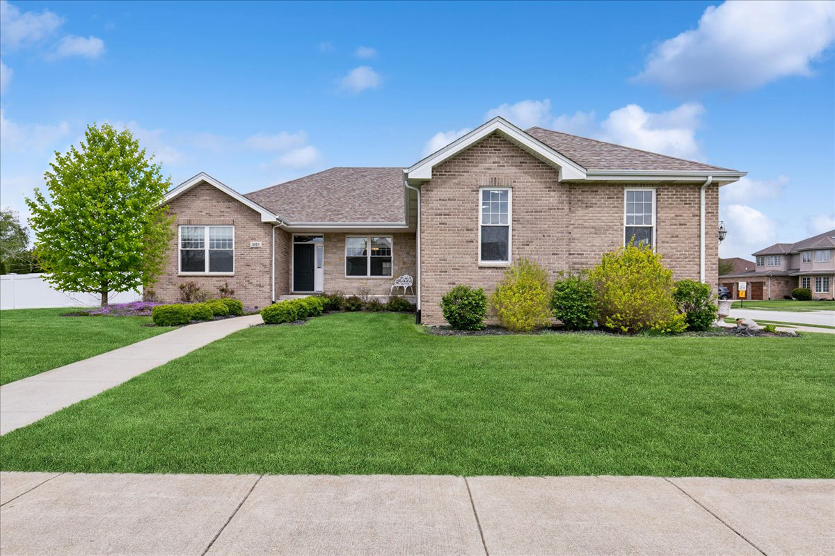 1015 Meadow Path, Manteno, IL