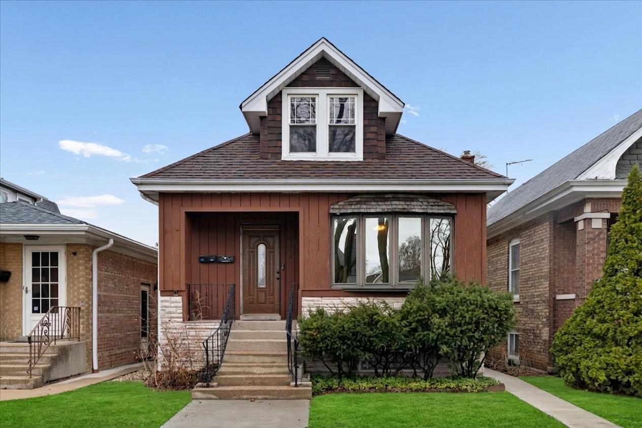 5042 W Winnemac Avenue, Chicago, IL