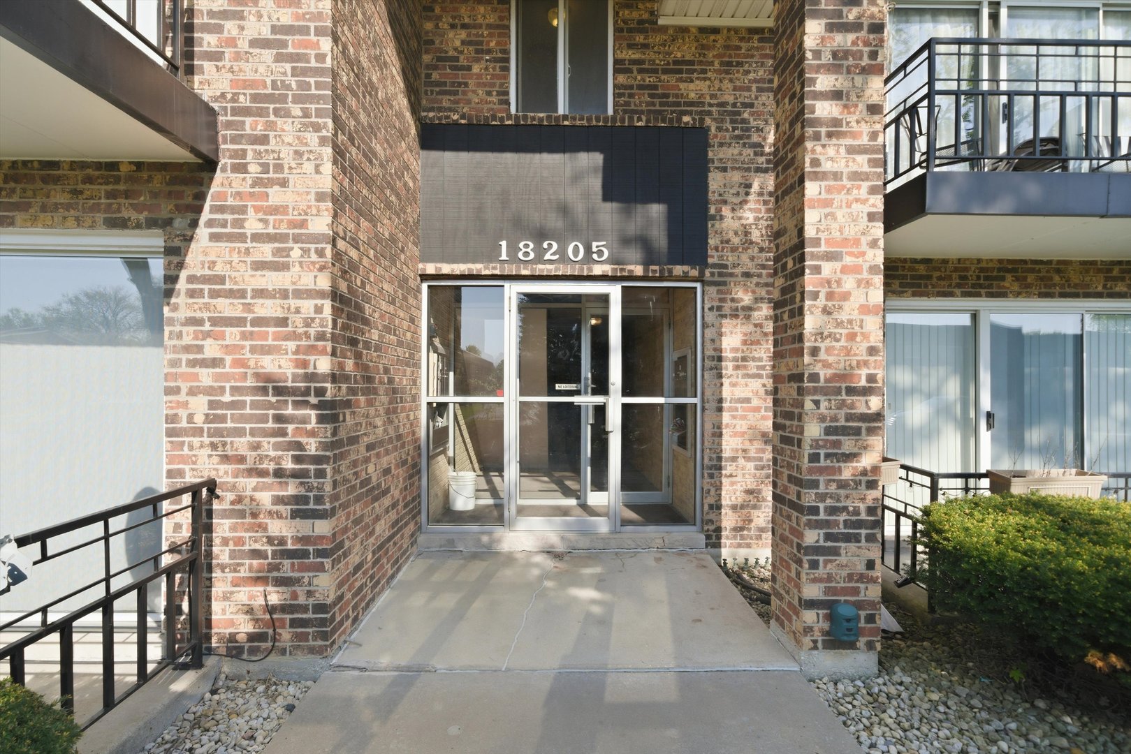 18205 HART Drive #3A, Homewood, IL