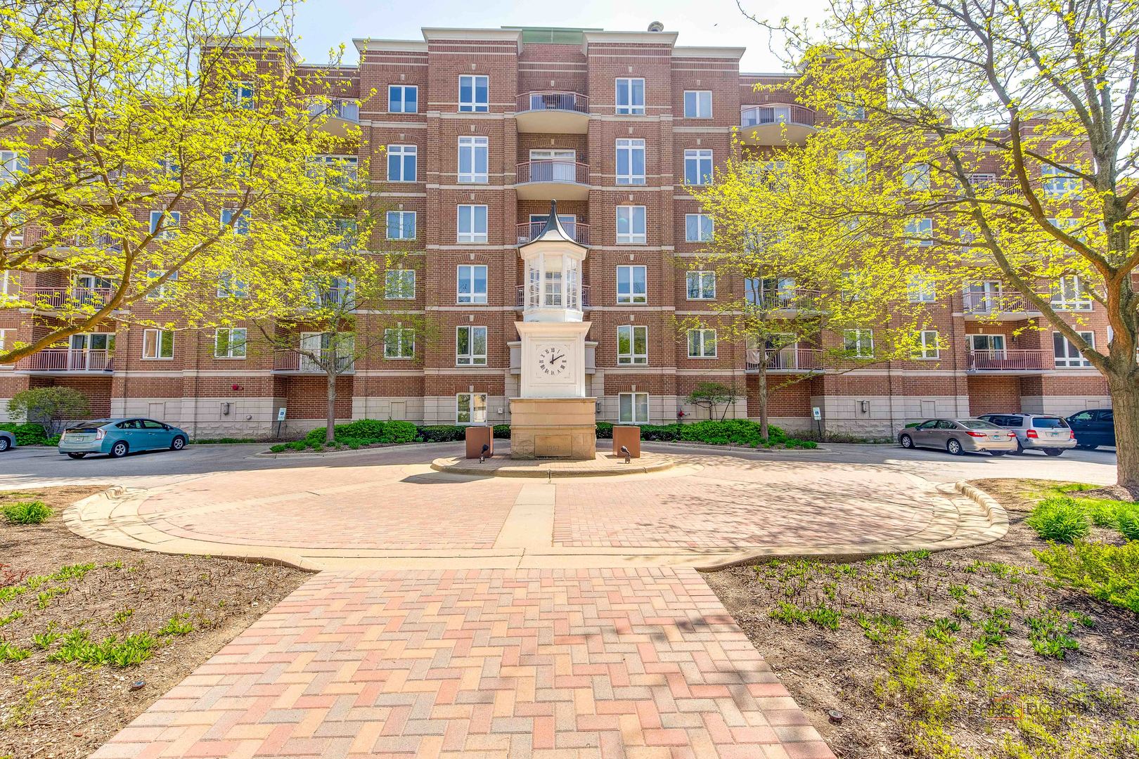 799 Graceland Avenue #402A, Des Plaines, IL