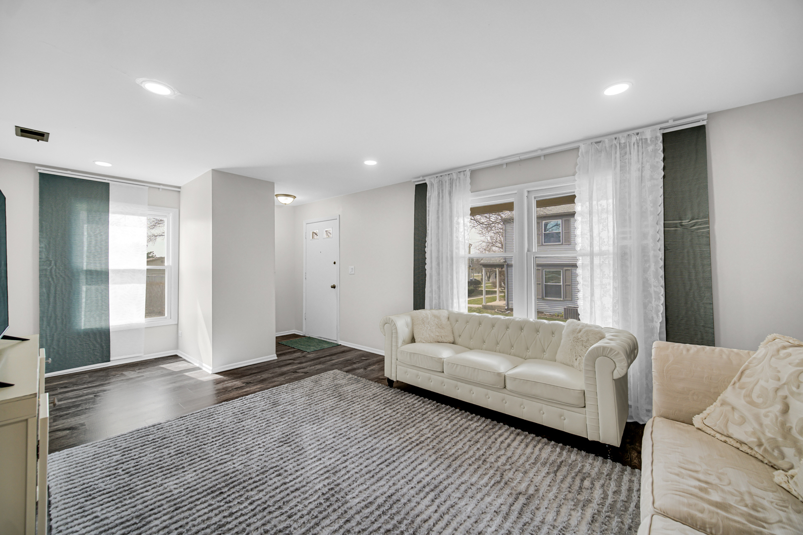 611 Kendall Court, Schaumburg, IL