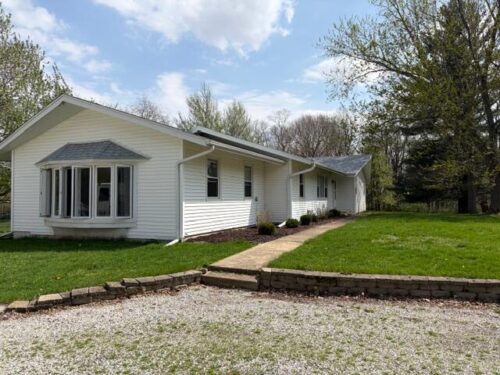 719 Salt Creek Road, Leroy, IL