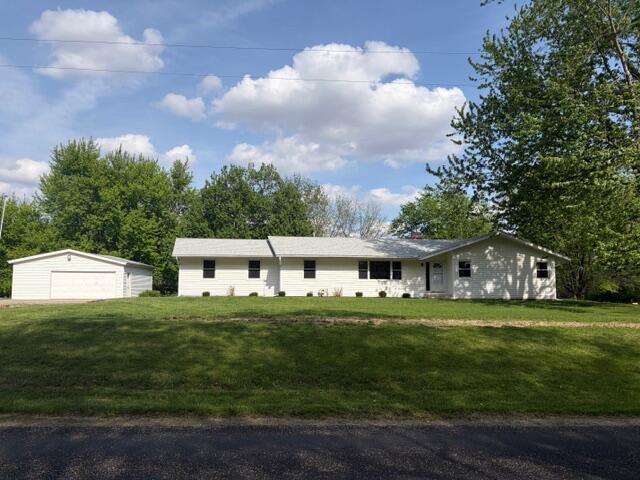 719 Salt Creek Road, Leroy, IL