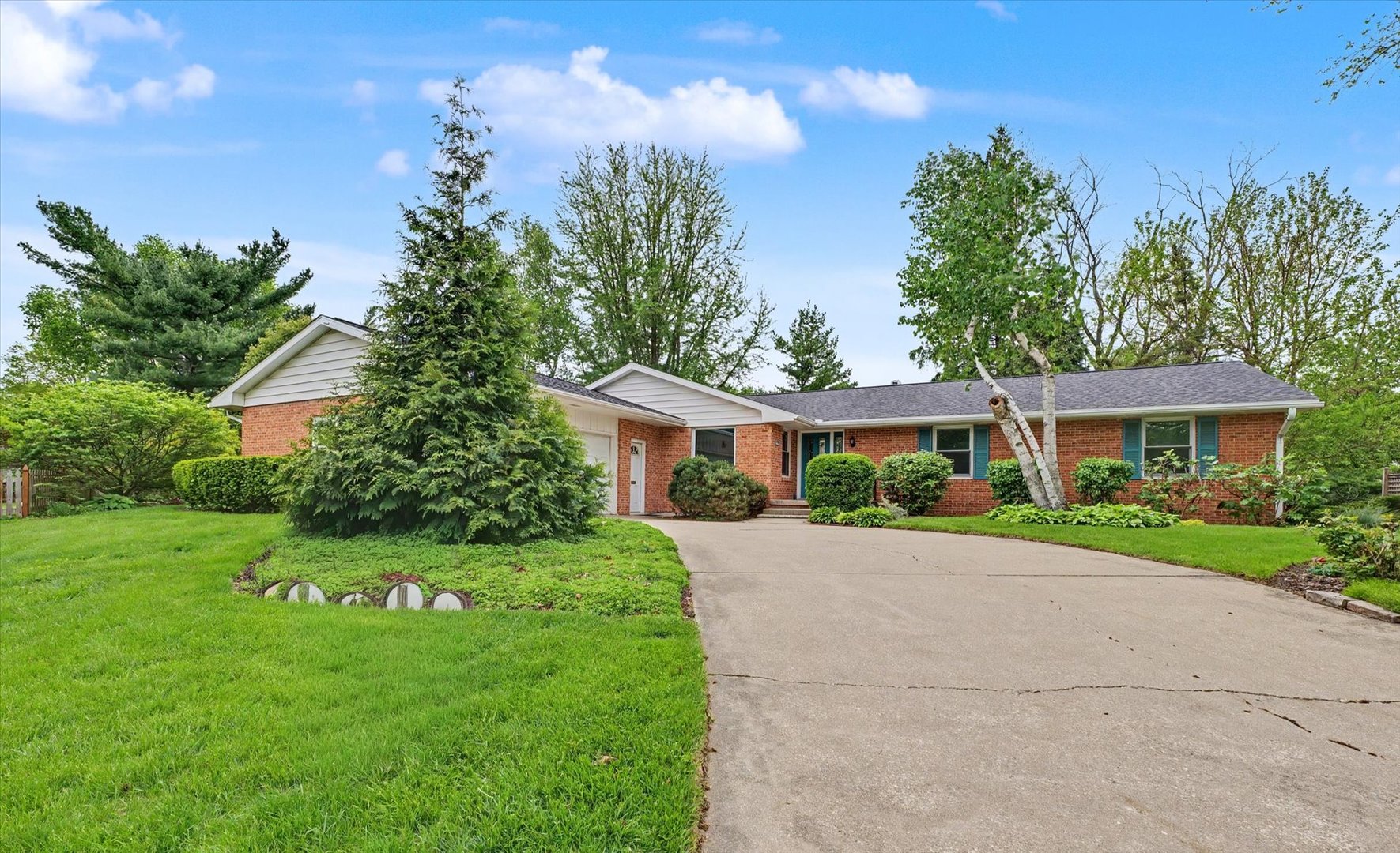 2207 Boudreau Circle, Urbana, IL