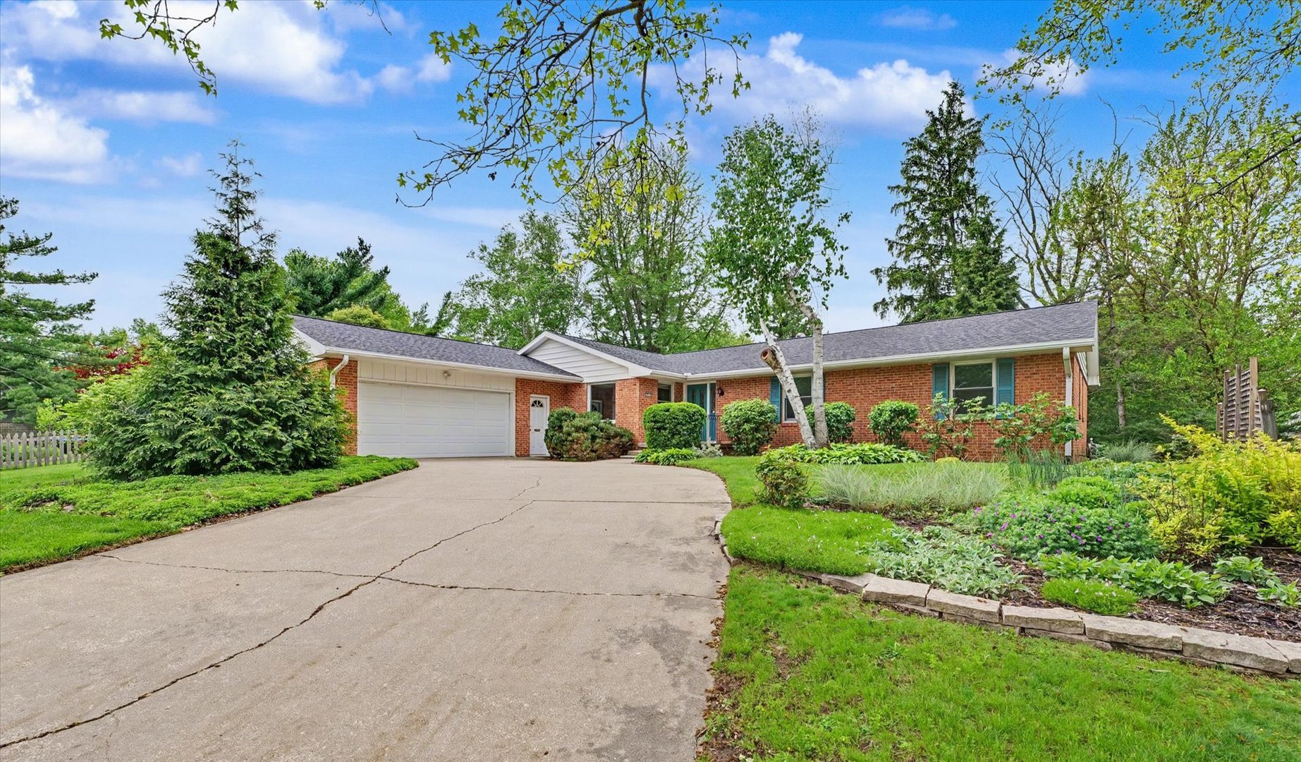 2207 Boudreau Circle, Urbana, IL