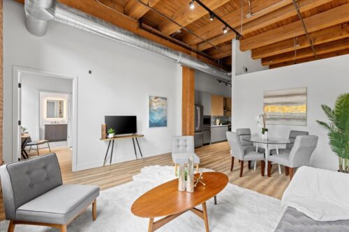 153 W Ohio Street #202, Chicago, IL