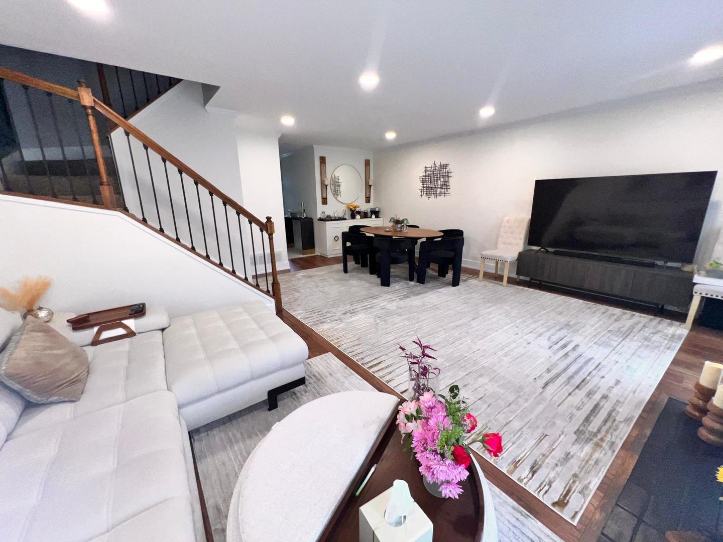 1174 N Chesapeake Lane, Palatine, IL