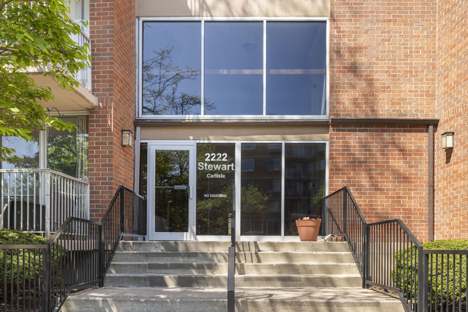 2222 S Stewart Avenue #2F, Lombard, IL