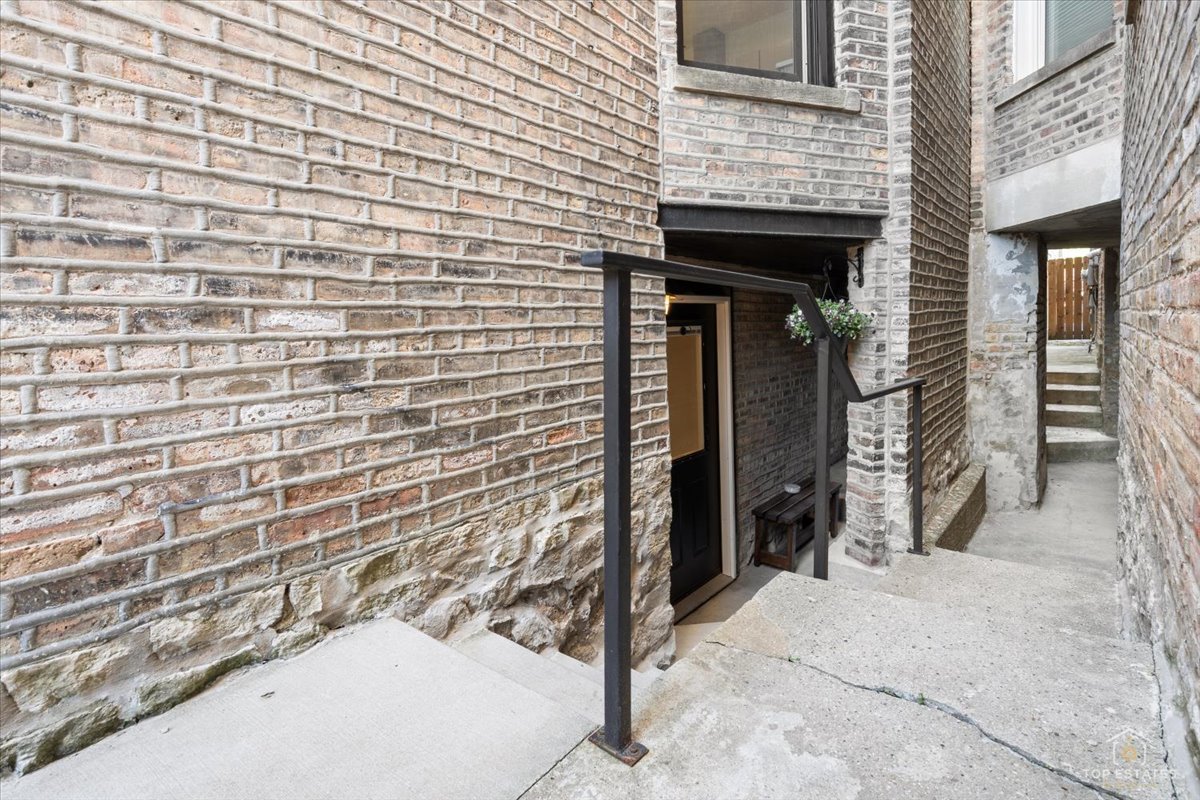 3432 W Belden Avenue #G, Chicago, IL