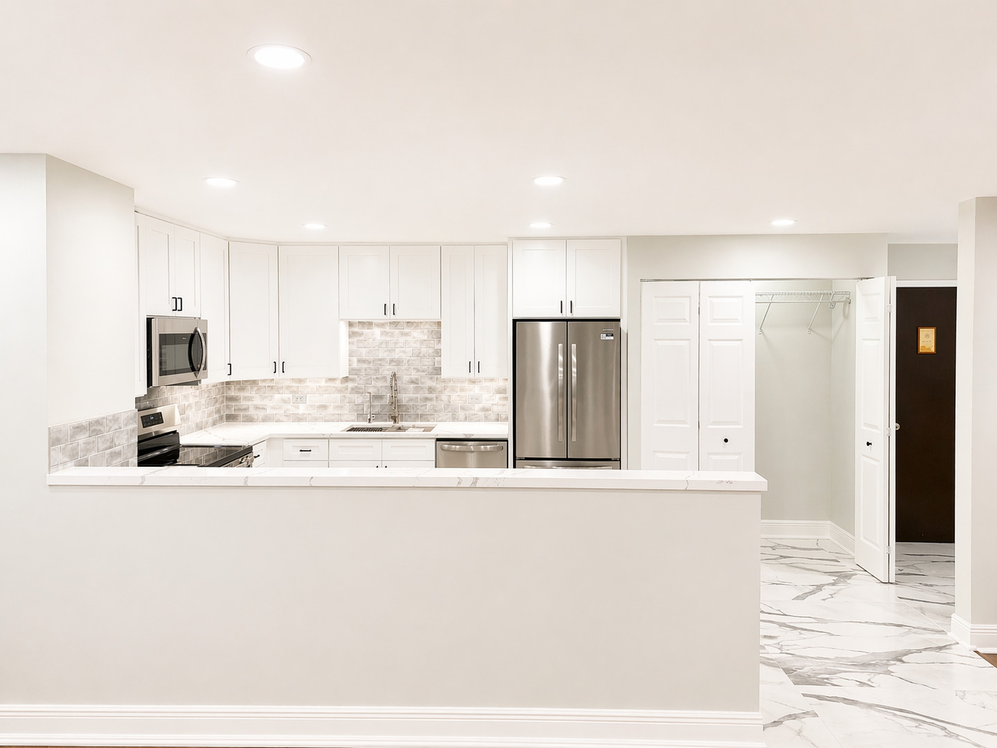 3913 Saratoga Avenue #117, Downers Grove, IL