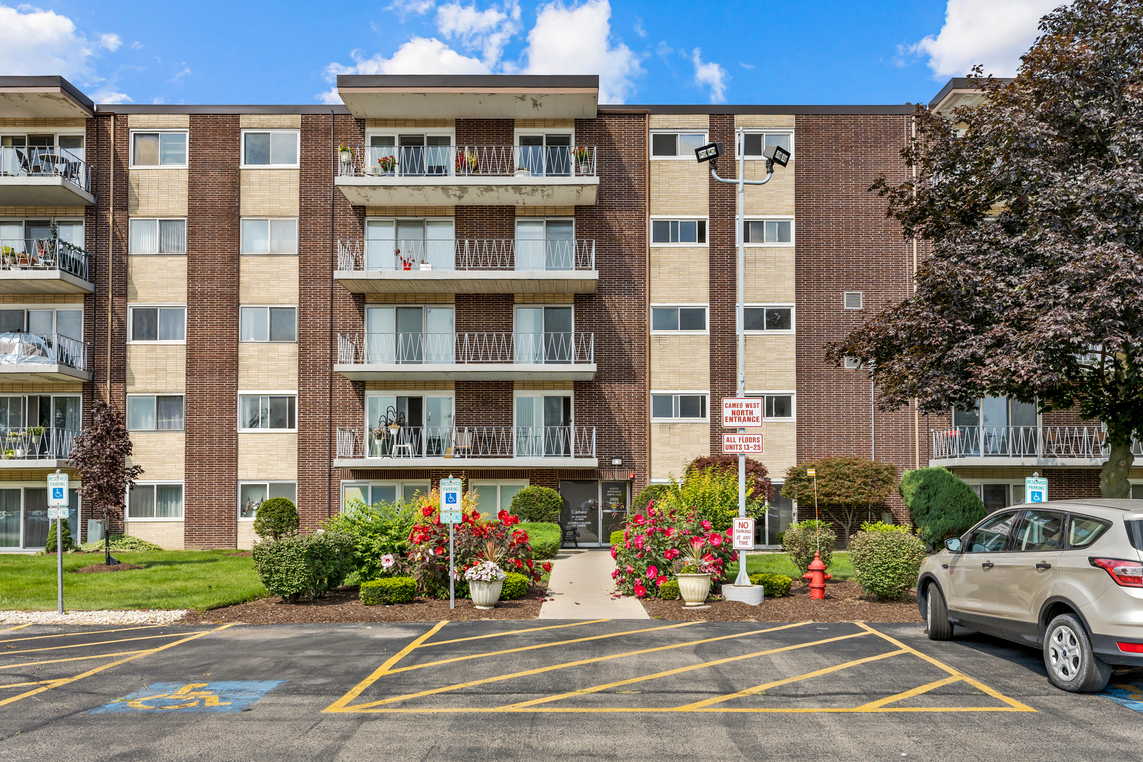 2900 Maple Avenue #17E, Downers Grove, IL