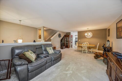 558 Lincoln Station Drive #558, Oswego, IL