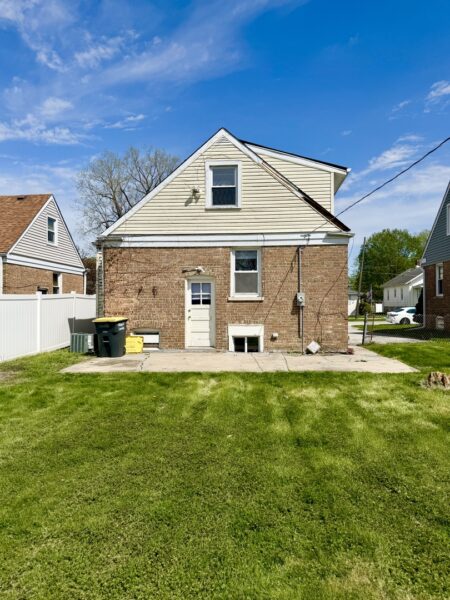 17826 SCHOOL Street, Lansing, IL