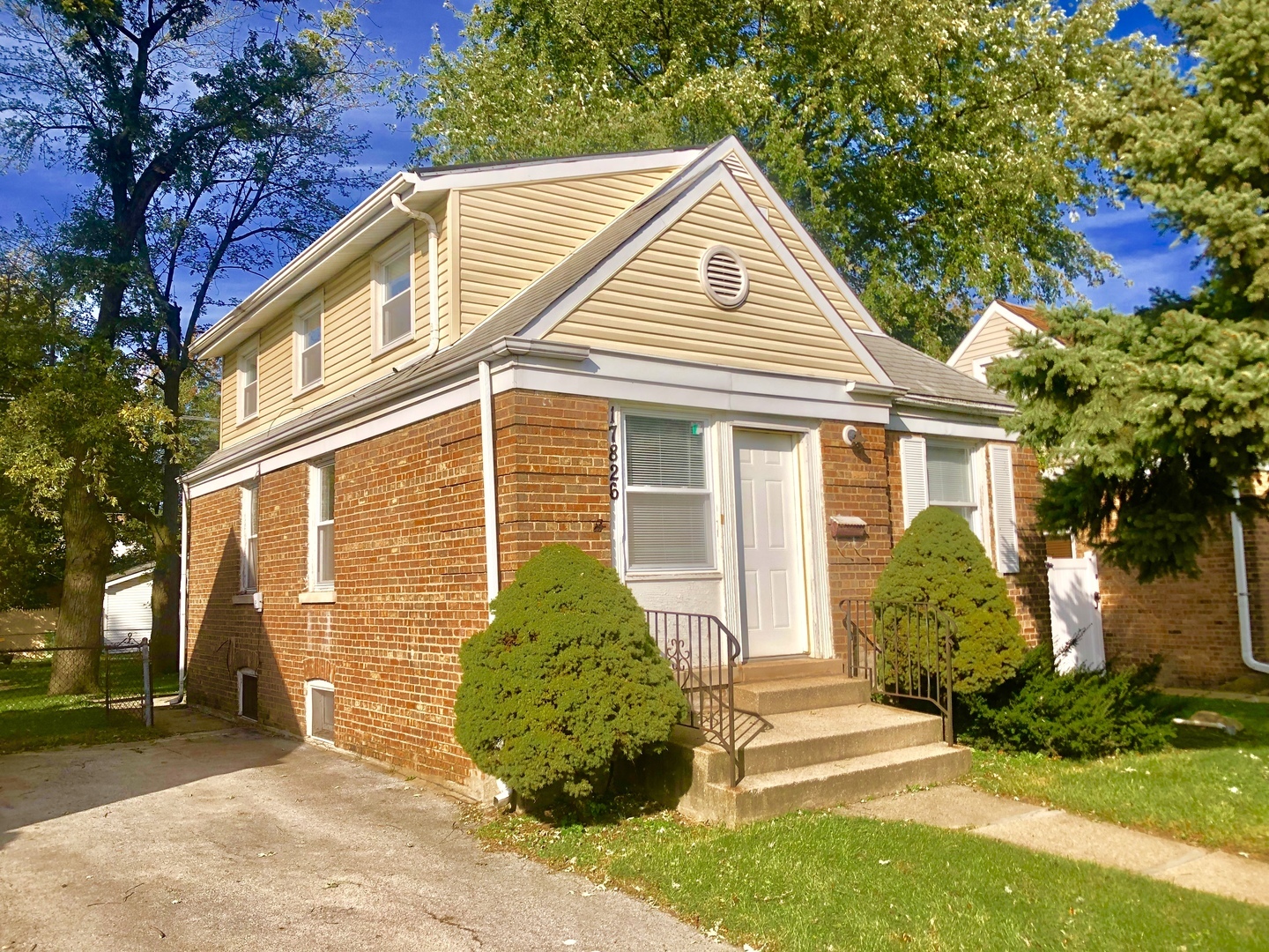 17826 SCHOOL Street, Lansing, IL