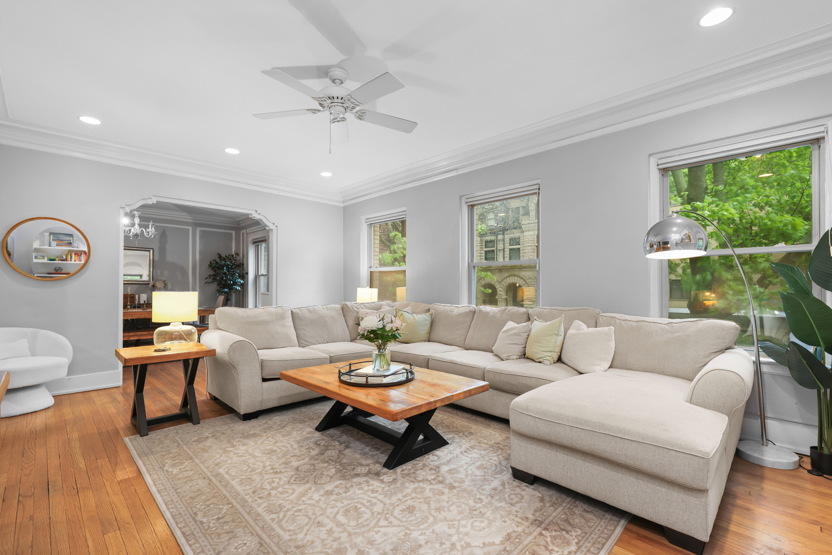 2730 N Pine Grove Avenue #1N, Chicago, IL