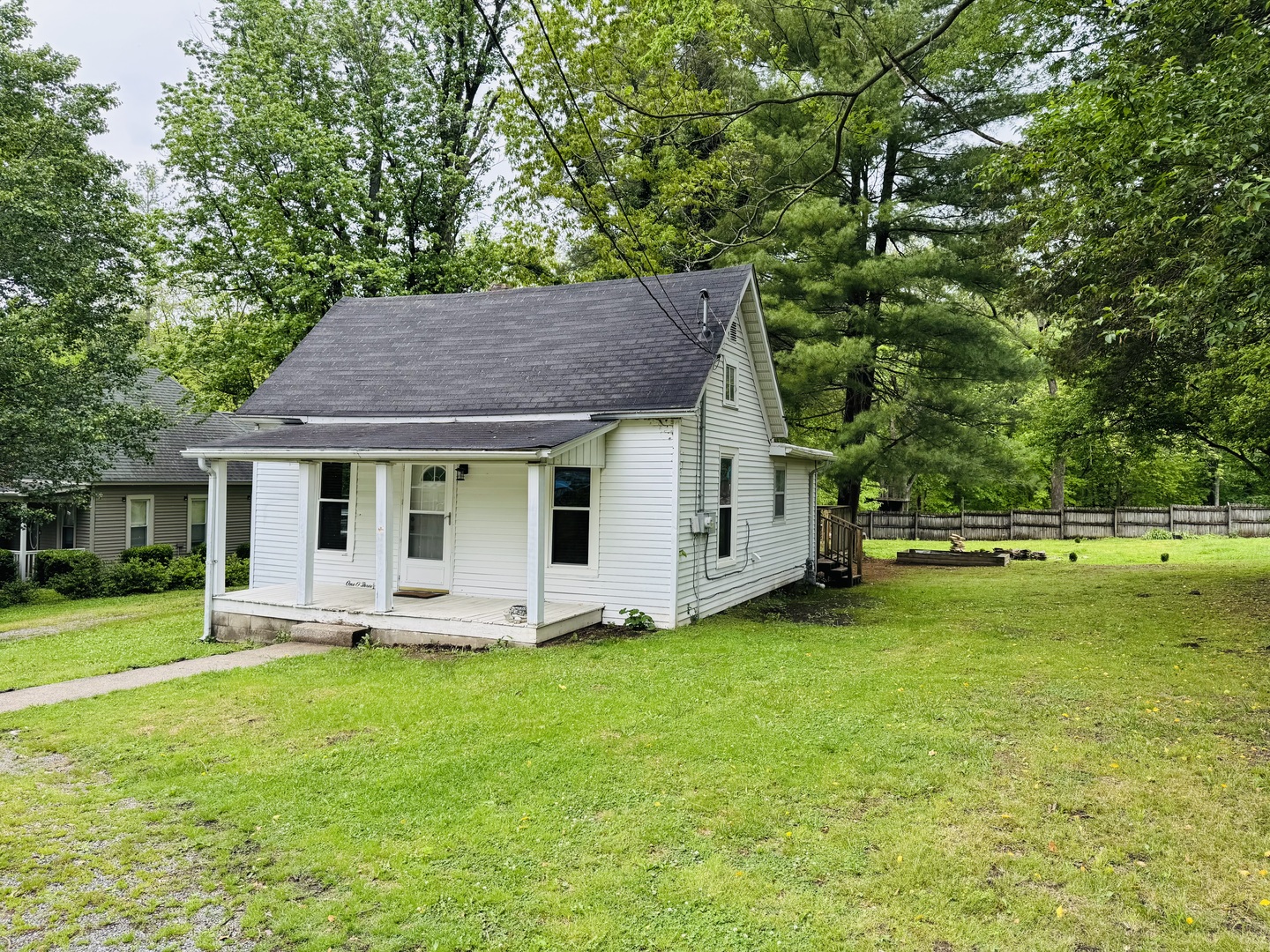 103 W Whitlock Street, Jonesboro, IL