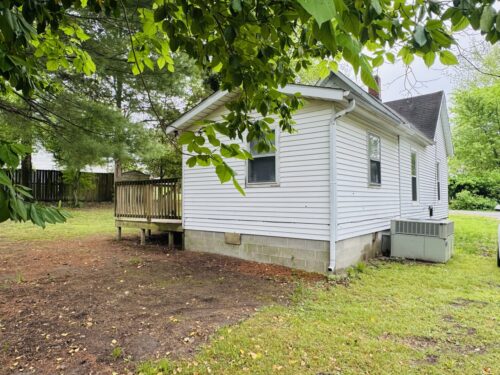 103 W Whitlock Street, Jonesboro, IL