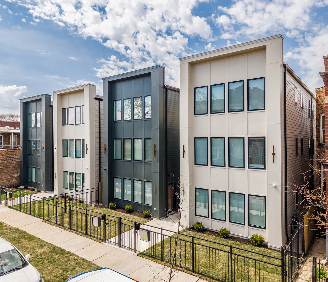 6044 S Eberhart Avenue, Chicago, IL