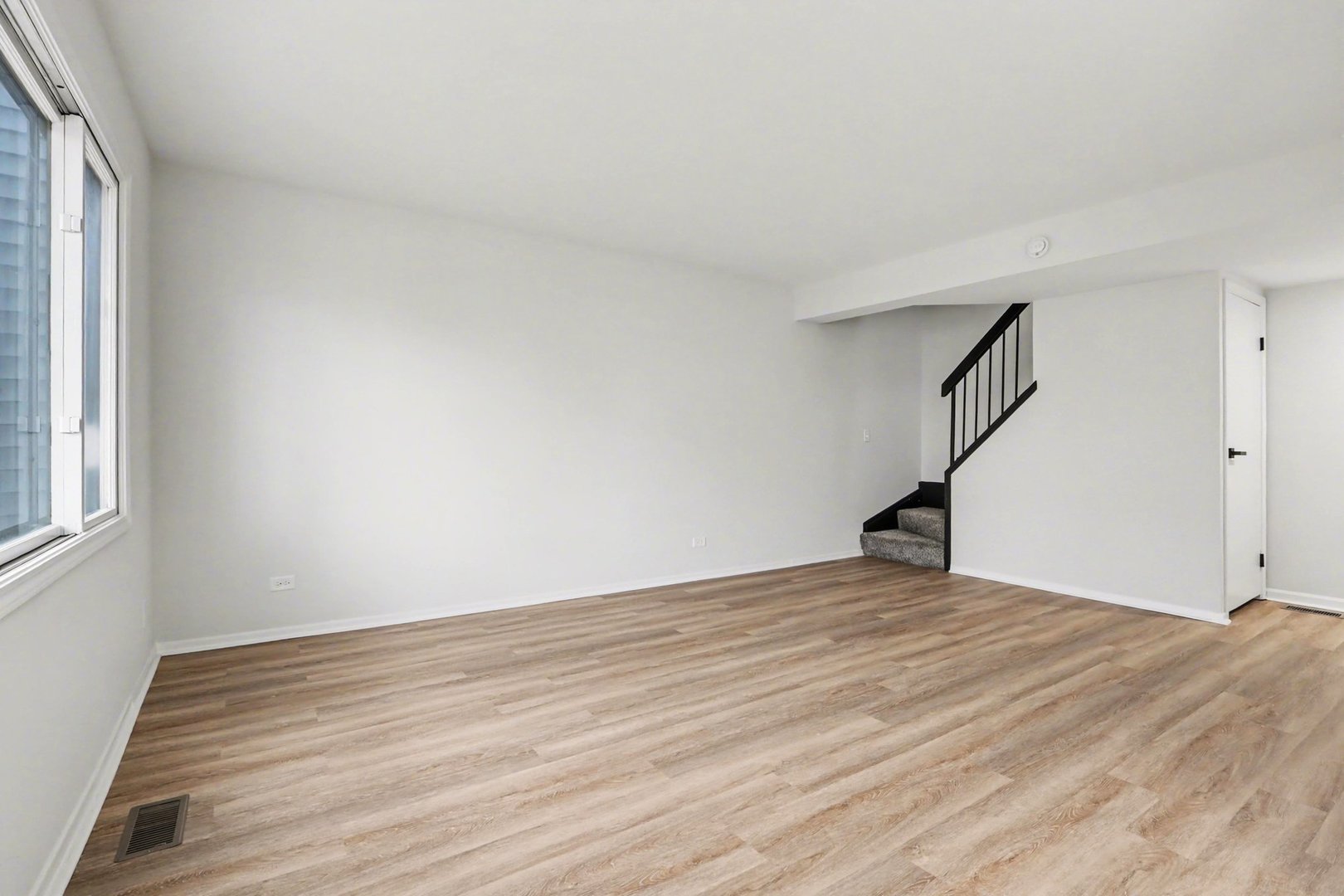 1895 Hickory Lane, Glendale Heights, IL